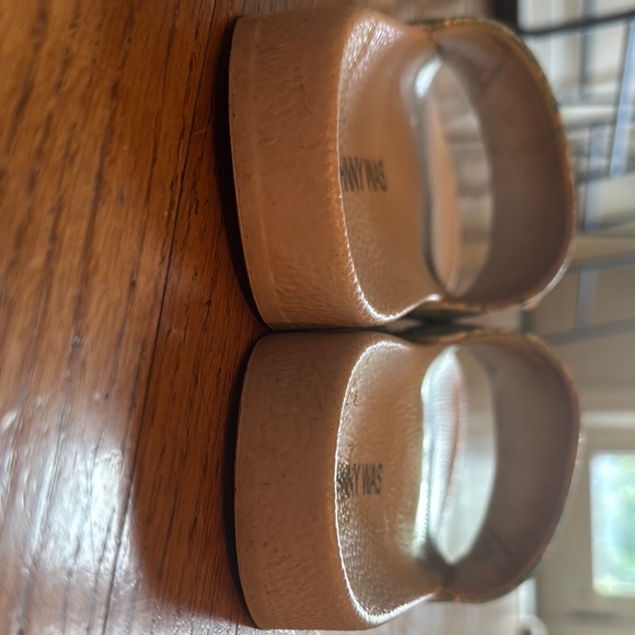 Johnny Was Pool Slide - Picture 5 of 6